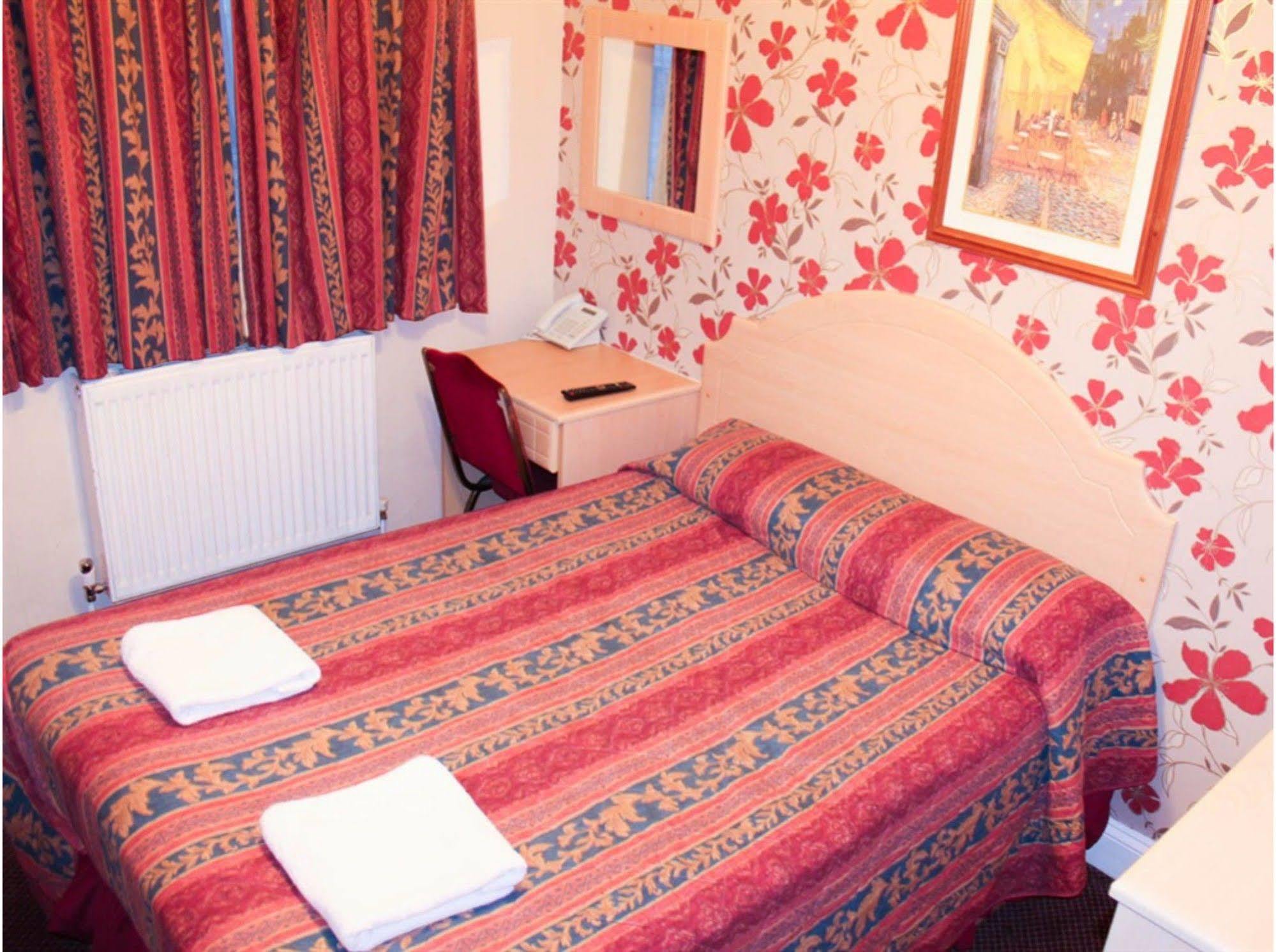 Lampton Guest House Χάνσλοου Εξωτερικό φωτογραφία
