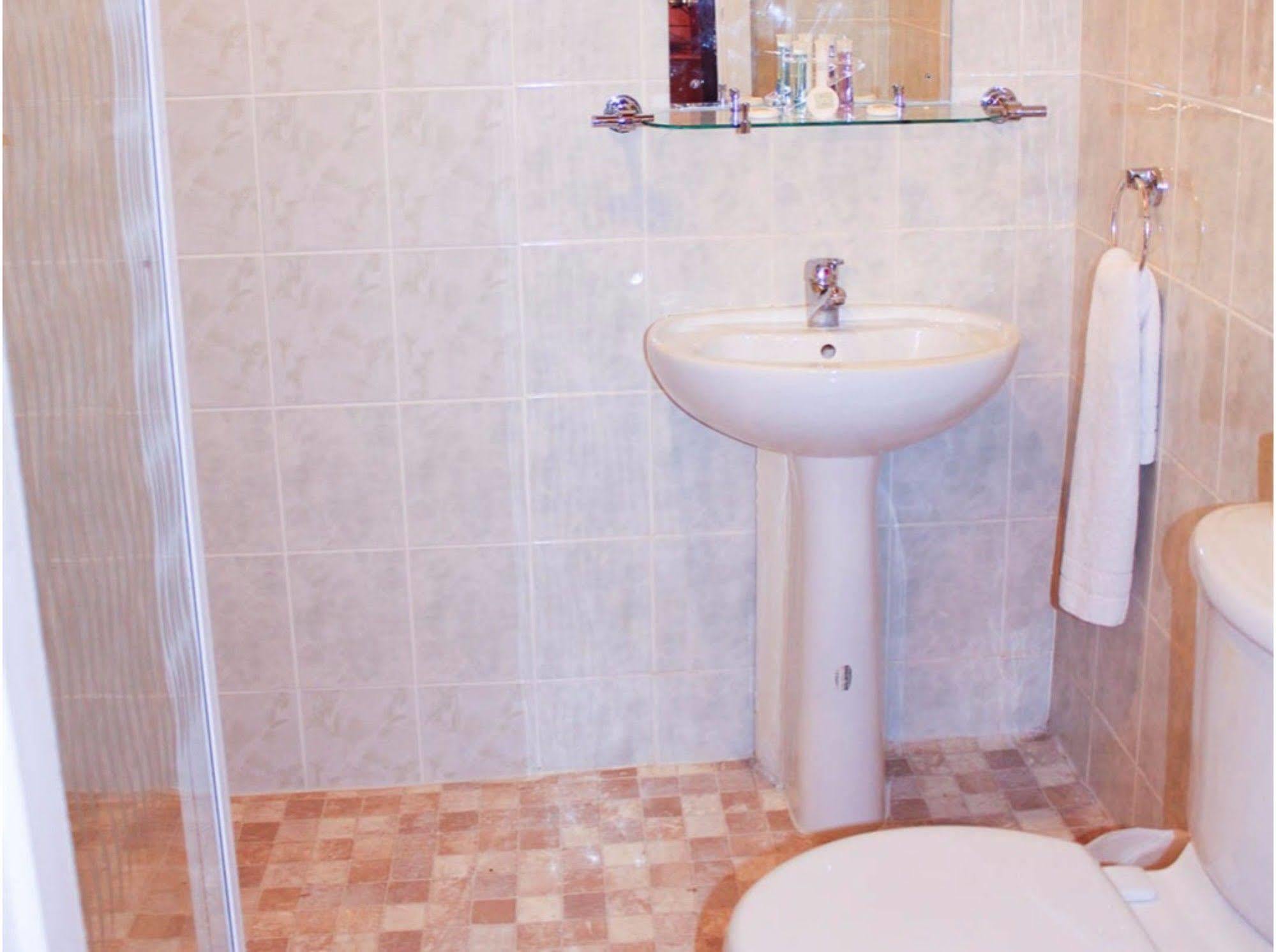 Lampton Guest House Χάνσλοου Εξωτερικό φωτογραφία
